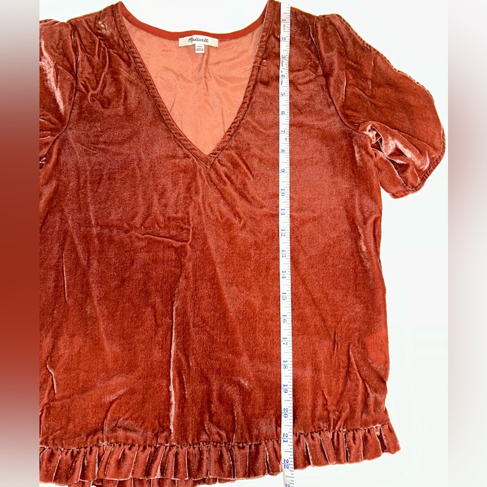Madewell split sleeve, deep vneck,‎ ruffle hem, crushed velour top- sz XXS - Picture 6 of 7